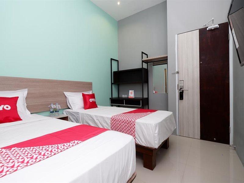 Oyo Flagship 2124 Kars Inn Semarang Exterior foto