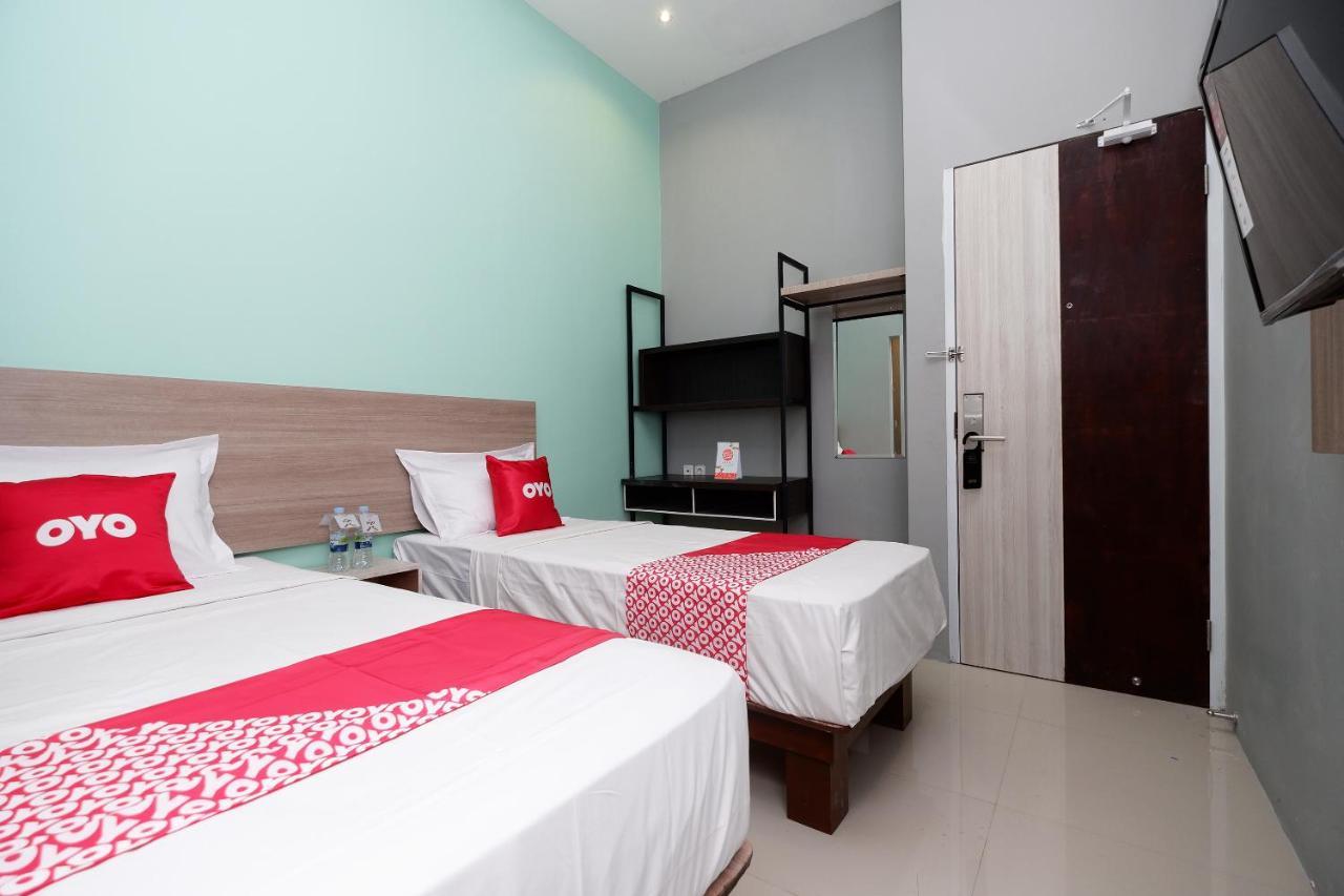Oyo Flagship 2124 Kars Inn Semarang Exterior foto